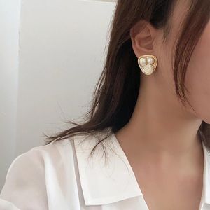 💋😘🌹 Pearl Shell Flower Stud Earrings For Women
